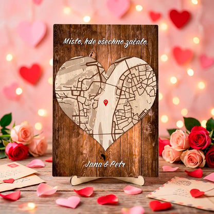 Personalizovaná stolní dekorace se srdcovou mapou a vlastním místem